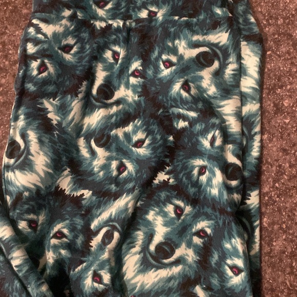 Wolf Lularoe leggings - Picture 2 of 2